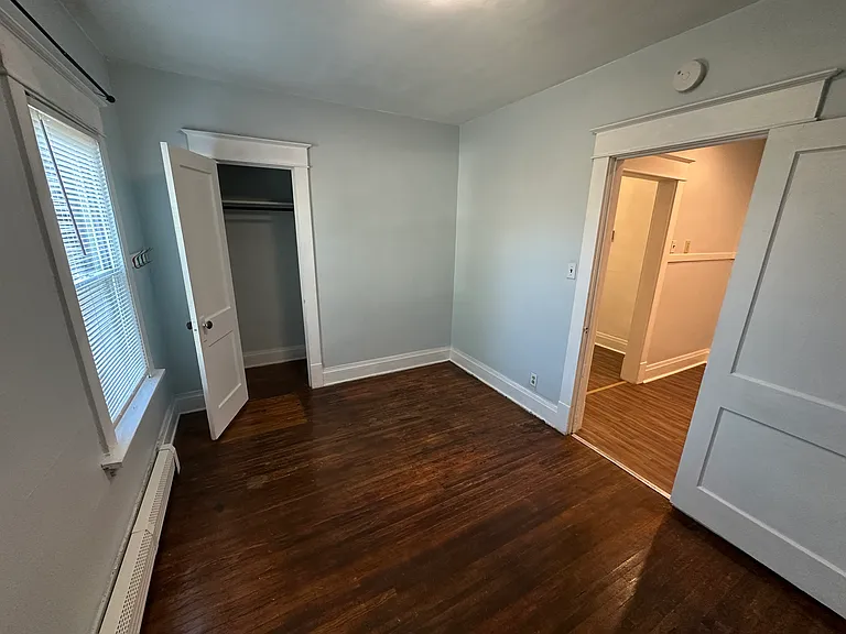 422 Skillen St #10 — Photo 9