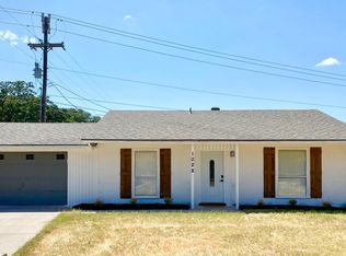 1028 Greg St, Azle, TX 76020