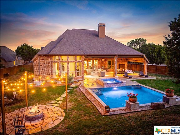 2nd image of 888 Hampton Oaks