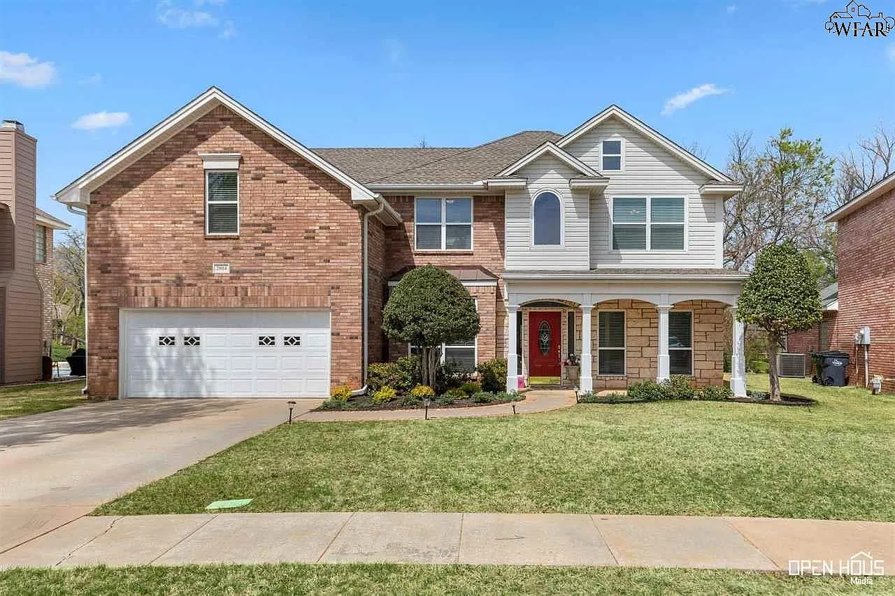 5 bed, 3.0 bath, 2519 sqft, $3,300 — Photo 1