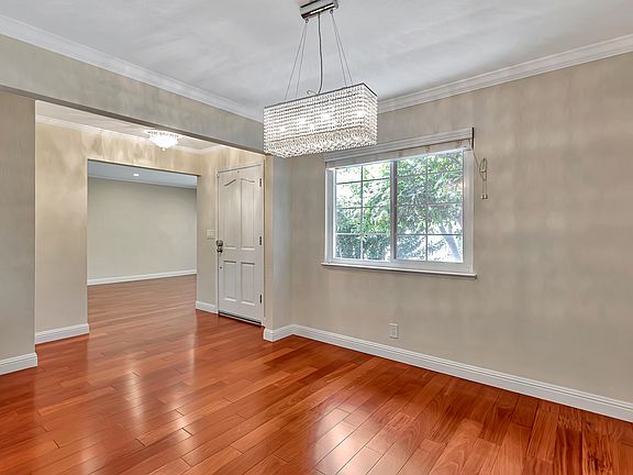 4th image of 418 Greenwood Dr