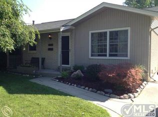 6912 Willow Creek Dr, Canton, MI 48187