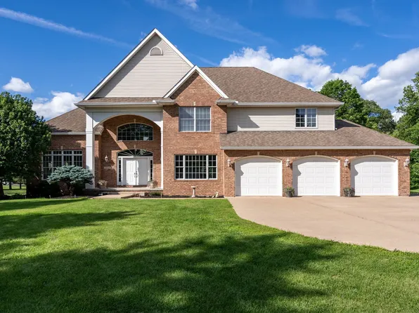 13521 105th Ave W, Taylor Ridge, IL 61284