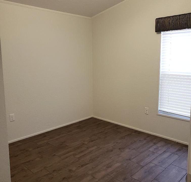 2nd image of 115 W Furnas Ave