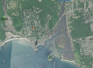 16 Spring Glen Rd, Niantic, CT 06357