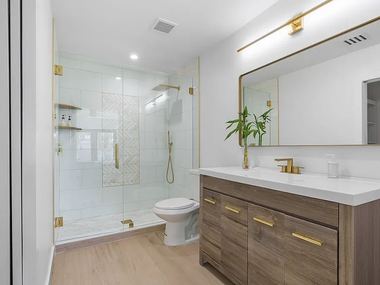 303 De Carie St — Photo 3