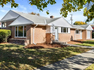 7251 N East Prairie Rd, Lincolnwood, IL, 60712
