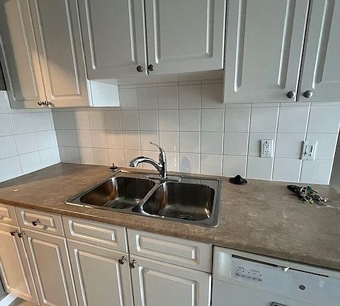 4th image of 1280 Madison Ave #303