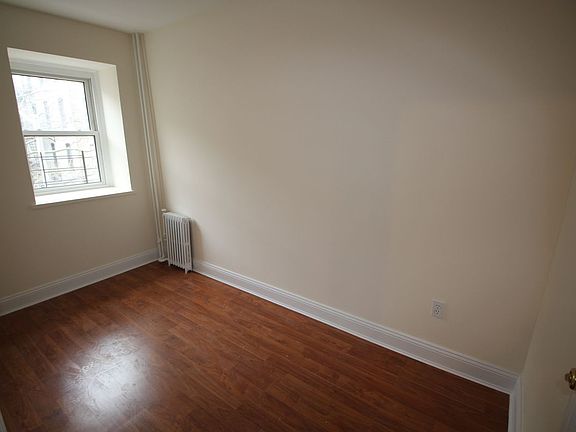 4th image of 261 Sackett St #2