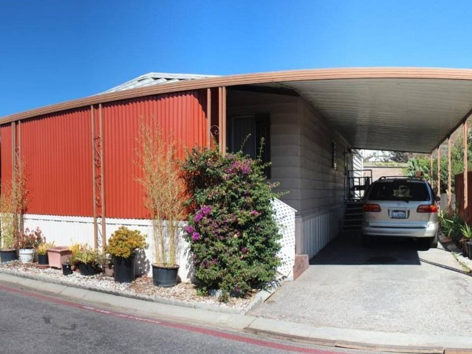 1st image of 534 Hermitage Ct #534