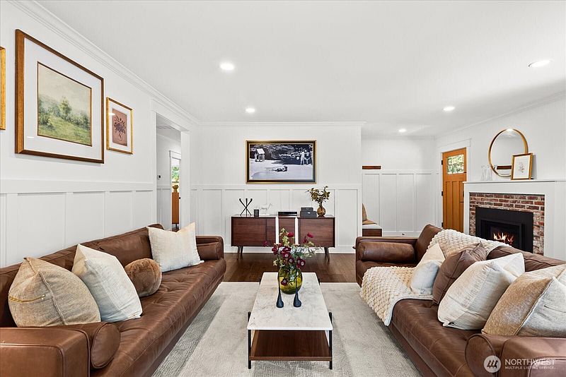 3rd image of 1001 NE 155th Street