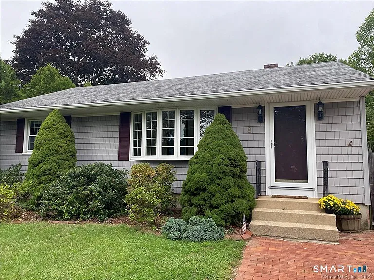 8 Overlook Ave — Photo 2
