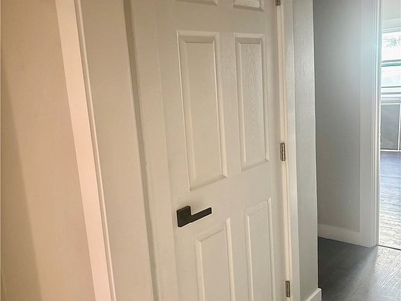 4th image of 1503 N Chester Ave