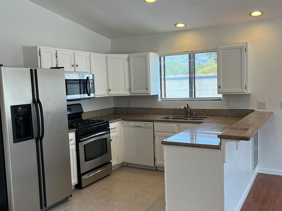 1st image of 4515 Aragon Dr APT 3