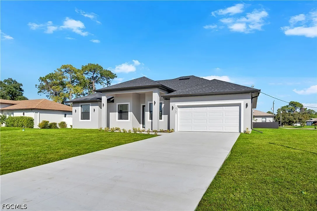 4 bed, 3.0 bath, 1935 sqft, $2,499 — Photo 2