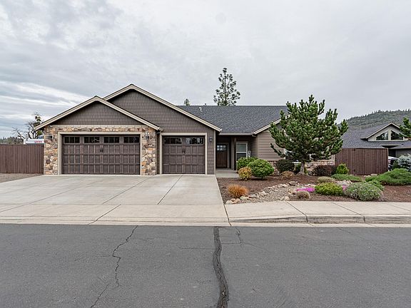 2nd image of 217 White Oak Way