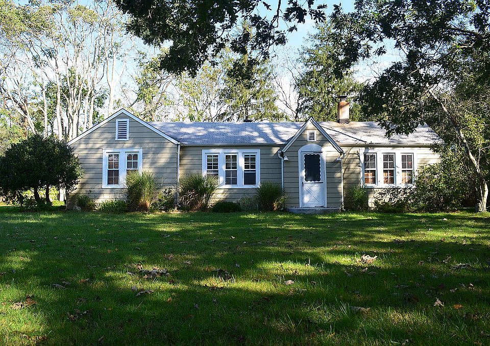 1st image of 2897 Montauk Hwy