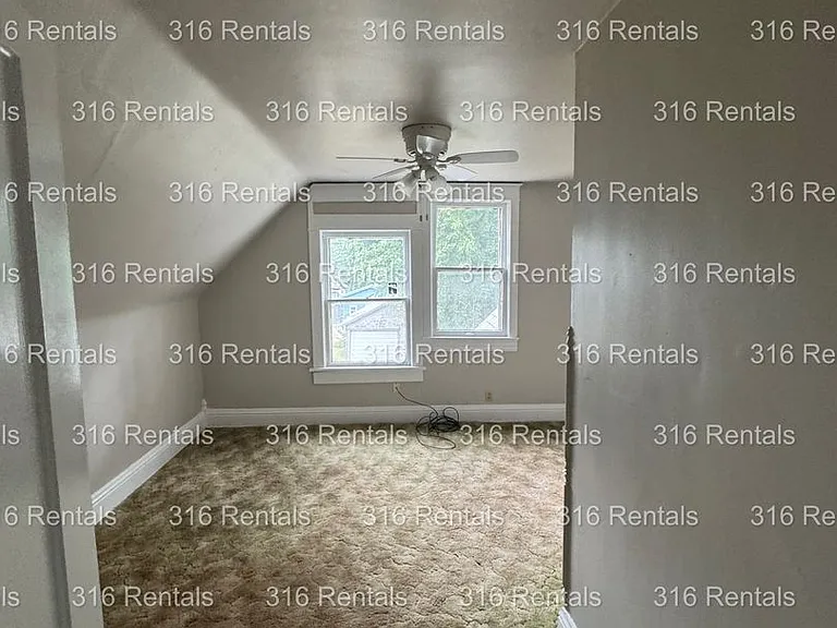 425 E 3rd St — Photo 5