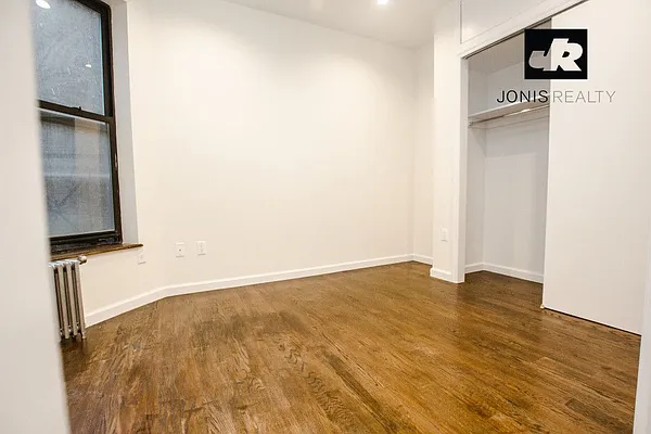 Rented by Jonis Realty | media 4