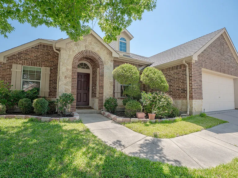 4507 Fox River Trl — Photo 2
