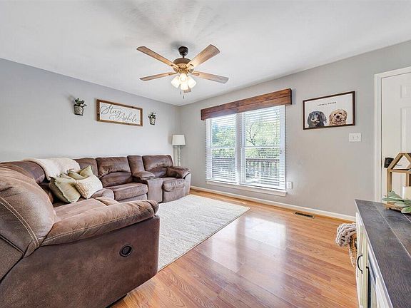4th image of 3626 Belle Ave NE