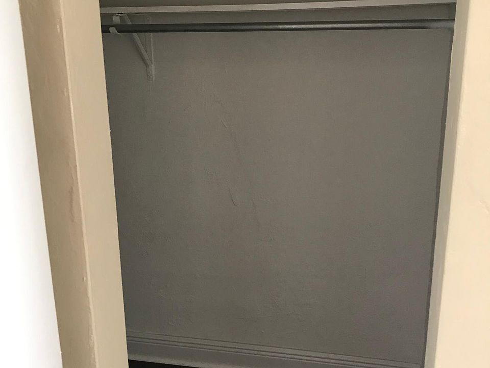 1st image of 325 SE 10th Ave APT 10