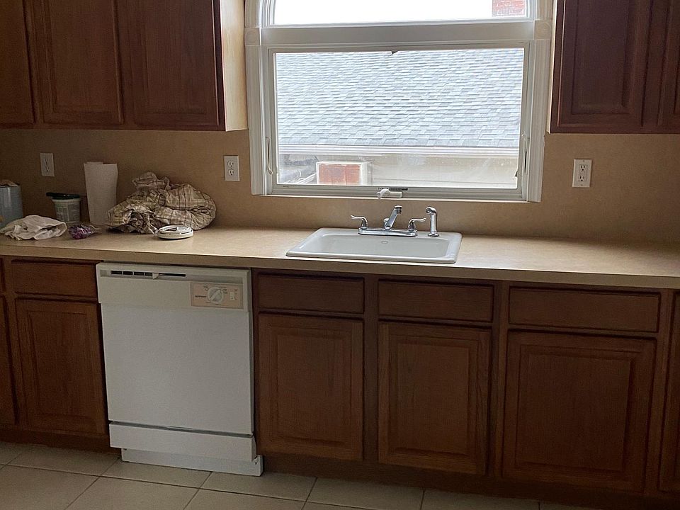 1st image of 62 Stobe Ave Floor 2