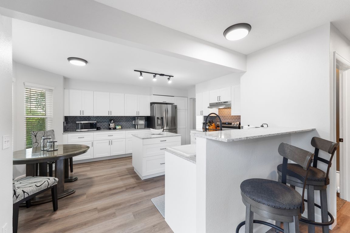 next background image