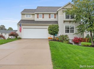 8243 Briar Ln, Jenison, MI 49428