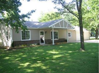 2236 SW Edgewater Ter, Topeka, KS 66614