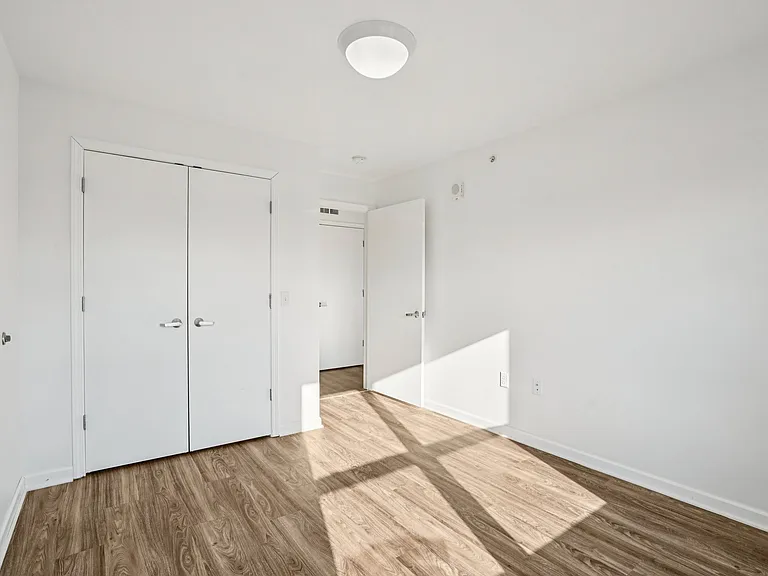 Lexington Flats — Photo 29