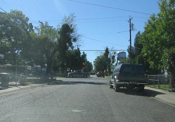 3rd image of 1221 Divver St