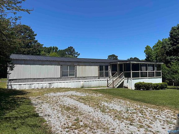 3rd image of 1015 County Road 69