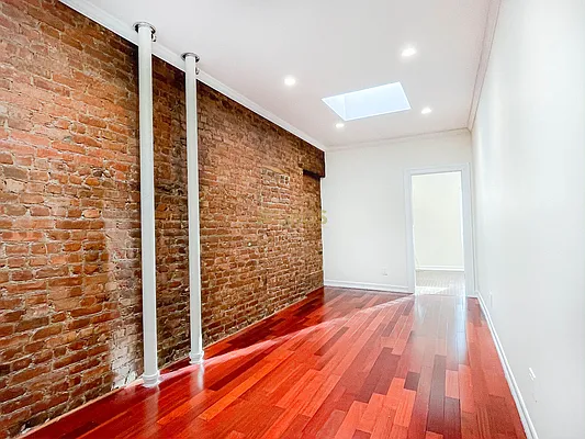 Rented by City Connections Realty | media 5