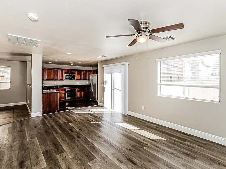 10424 Armand Ave — Photo 5