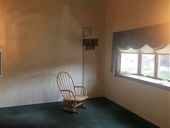 4th image of 203 Bishop St