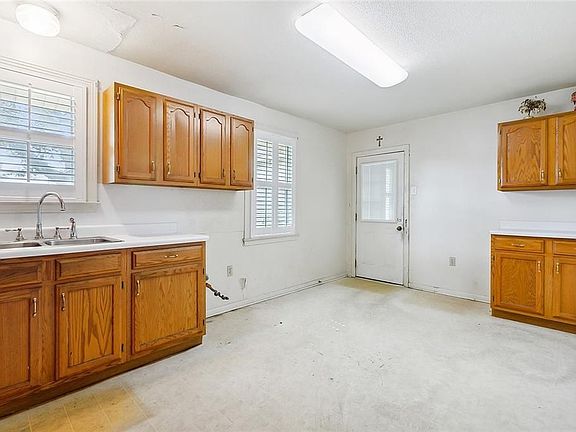 5th image of 6 Gretna Blvd