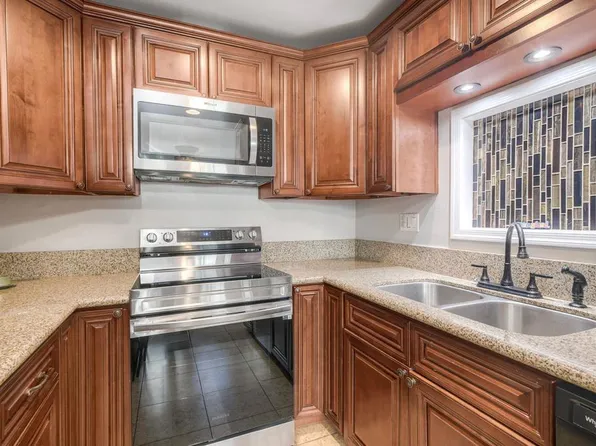 3472 Thunder Dr, Oceanside, CA 92056