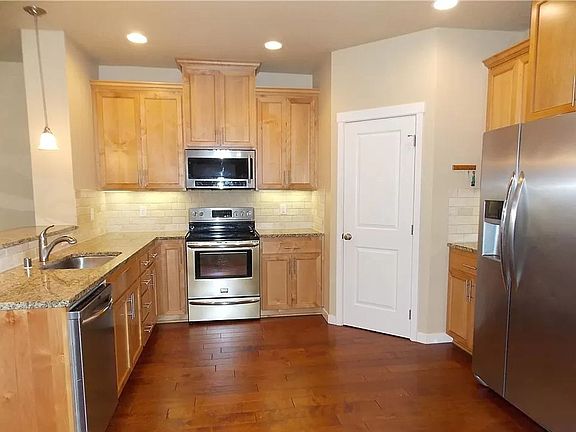 3rd image of 3520 Hepburn St NE