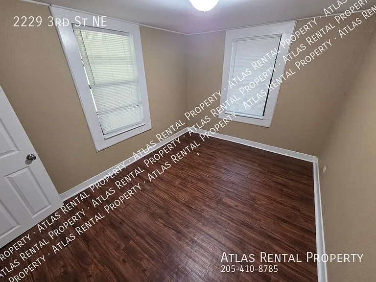 2229 3rd St NE — Photo 9