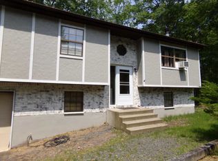 3140 Spring Ct, Bushkill, PA 18324