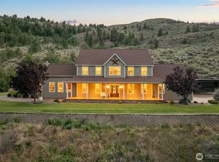 41 Rooster Flats Rd, Oroville, WA 98844