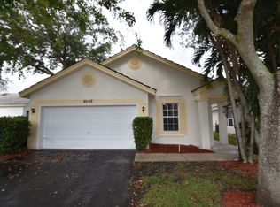 9145 Lake Park Cir S, Fort Lauderdale, FL 33328