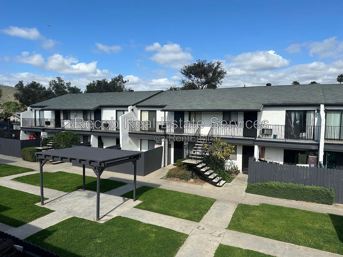 2 bed, 1.0 bath, 900 sqft, $2,095 — Photo 1