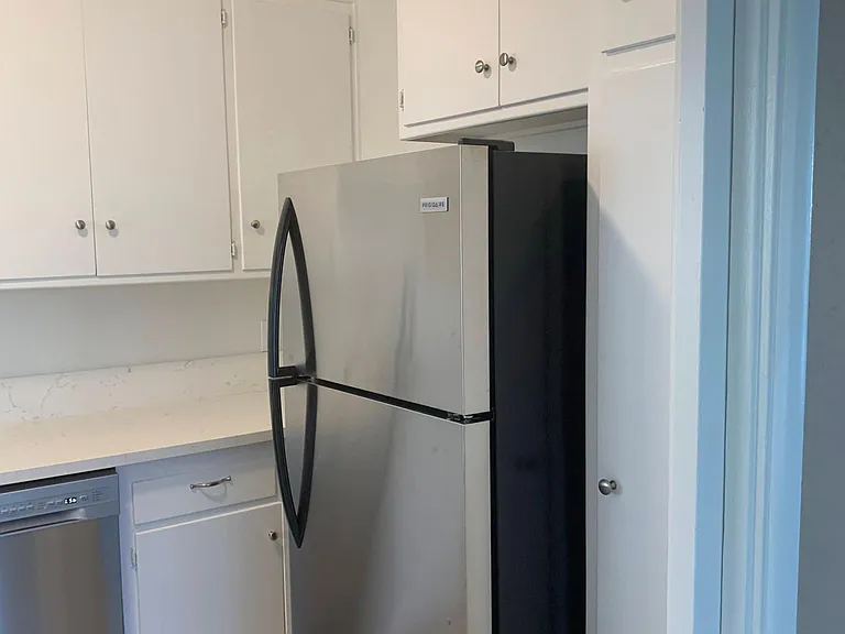 4 1241south Bundy Dr #4 — Photo 26