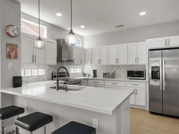 2620 Hanging Rock Dr, Las Vegas, NV 89134