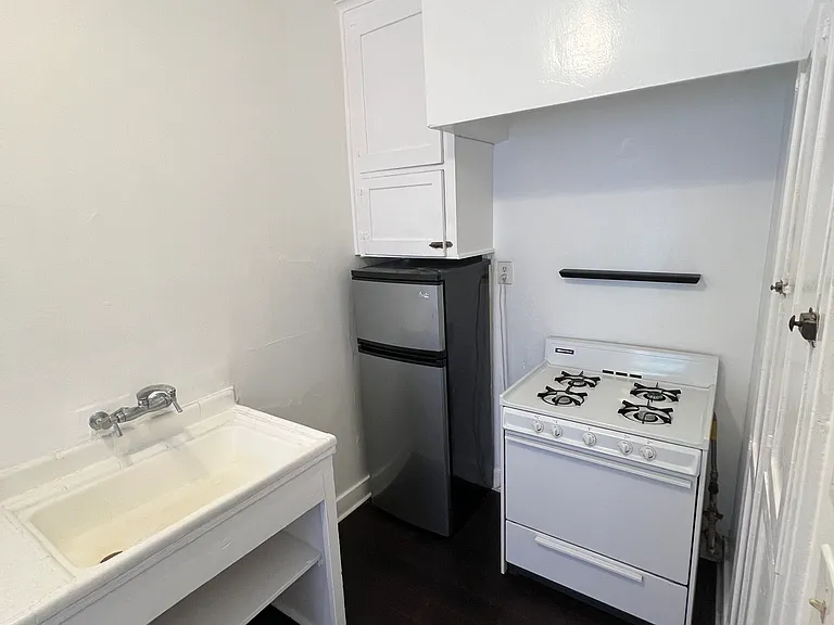 4604 Los Feliz Blvd #202 — Photo 19