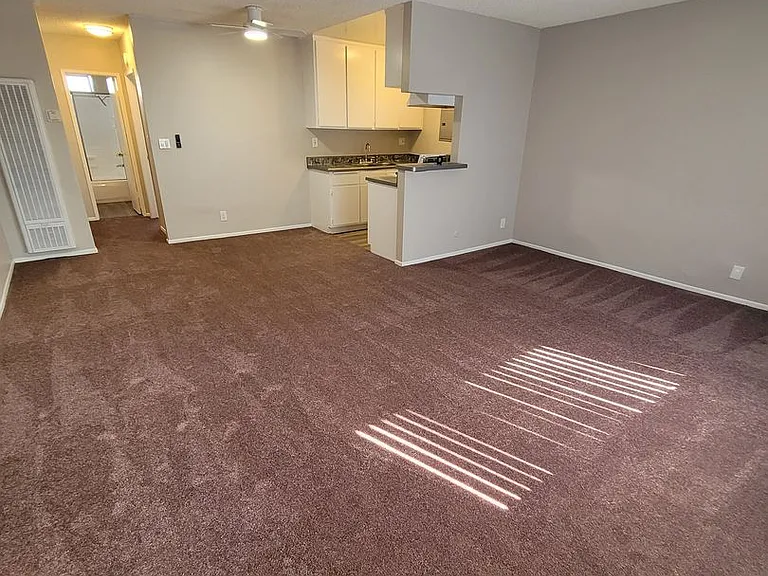1029 W Magnolia Ave — Photo 2