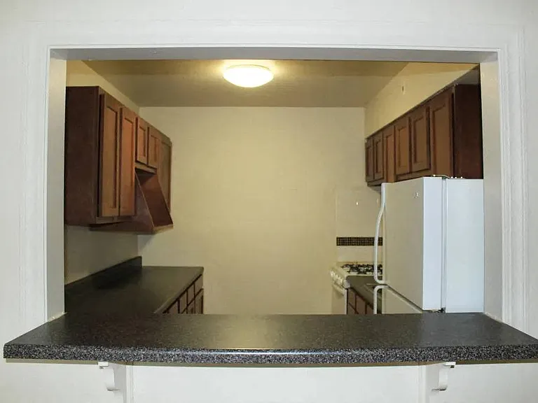 Eden Rock Apartments — Photo 18