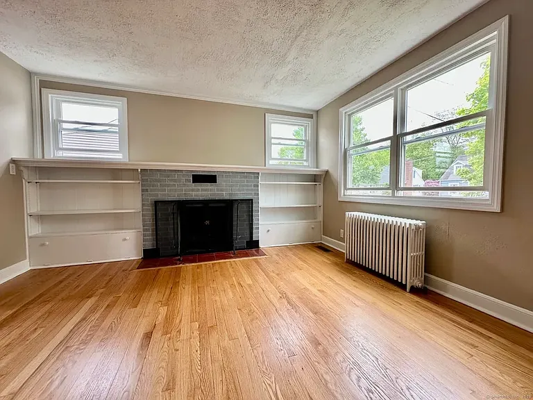 33 Emerson St — Photo 8
